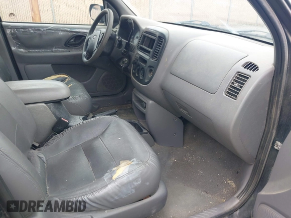 2001 Ford Escape XLT with VIN 1FMCU041X1KA93910, listed as a IAAI auction lot 42270271 with 151,166 mi miles and . Bid and sale history available at DreamBid. Image 5.