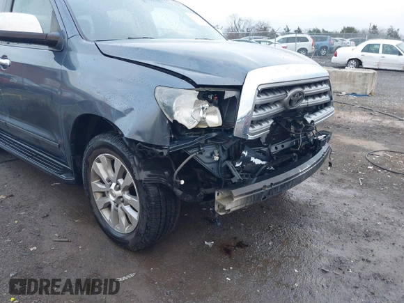 2010 Toyota Sequoia Platinum with VIN 5TDYY5G17AS022633, listed as a IAAI auction lot 40913539 with 294,432 mi miles. Bid and sale history available at carsss.com. Image 18.