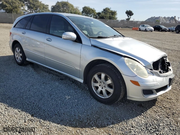 2006 Mercedes-Benz R-Class 3.5L with VIN 4JGCB65EX6A031107, listed as a Copart auction lot 81100034 with 155,207 mi miles and Salvage Title. Bid and sale history available at carsss.com. Image 4.