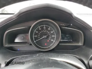 2018 Mazda 3 Touring z VIN 3MZBN1L38JM219466, wystawiony jako Copart lot #56766025 z przebiegiem 124 775 mil mil oraz Szkoda całkowita • Salvage title. Historia ofert i sprzedaży dostępna na DreamBid. Obrazek 9.