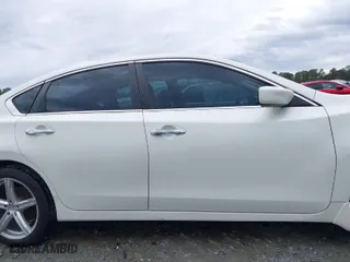 2018 Nissan Altima 2.5 S with VIN 1N4AL3AP5JC190800, listed as a IAAI auction lot 41918723 with 197,884 mi miles. Bid and sale history available at carsss.com. Image 13.