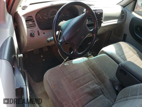 1997 Ford Ranger XLT z VIN 1FTCR10A0VPB04021, wystawiony jako Copart lot #57915095 z przebiegiem 169 821 mil mil oraz Szkoda całkowita • Salvage title. Historia ofert i sprzedaży dostępna na DreamBid. Obrazek 8.