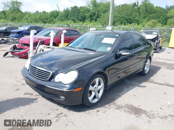 2004 Mercedes-Benz C 230 Kompressor z VIN WDBRF40J64F505984, wystawiony jako IAAI lot #42108989 z przebiegiem 120 383 mil mil oraz . Historia ofert i sprzedaży dostępna na DreamBid. Obrazek 17.