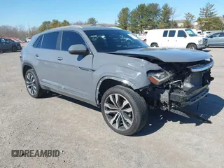 2020 Volkswagen Atlas SEL R-Line with VIN 1V2RE2CA1LC215977, listed as a IAAI auction lot 41072199 with 61,265 mi miles and . Bid and sale history available at DreamBid. Image 1.