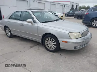 2005 Hyundai XG350 with VIN KMHFU45E65A414567, listed as a IAAI auction lot 41613364 with 264,839 mi miles. Bid and sale history available at carsss.com. Image 1.