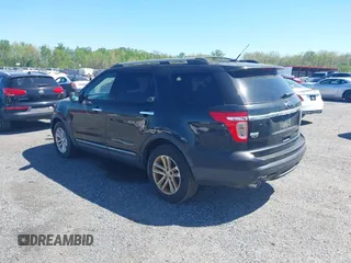 2013 Ford Explorer XLT with VIN 1FM5K7D83DGA52899, listed as a IAAI auction lot 42130601 with 177,551 mi miles. Bid and sale history available at carsss.com. Image 3.