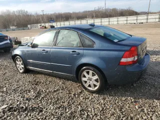 2006 Volvo S40 2.4L with VIN YV1MS382262216488, listed as a Copart auction lot 46152705 with 136,264 mi miles and Non Repairable. Bid and sale history available at carsss.com. Image 2.