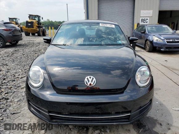 2015 Volkswagen Beetle Fleet Edition z VIN 3VWF17AT8FM656779, wystawiony jako Copart lot #60291145 z przebiegiem 42 850 mil mil oraz Szkoda całkowita • Salvage title. Historia ofert i sprzedaży dostępna na DreamBid. Obrazek 5.