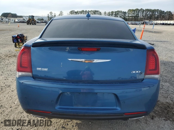 2020 Chrysler 300 S z VIN 2C3CCABT3LH222084, wystawiony jako Copart lot #85189304 z przebiegiem Nie podano mil oraz Szkody całkowita. Historia ofert i sprzedaży dostępna na DreamBid. Obrazek 6.