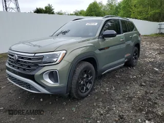 2024 Volkswagen Atlas Peak Edition SEL with VIN 1V2GR2CA0RC544299, listed as a Copart auction lot 52903134 with Not provided miles and Salvage title. Bid and sale history available at DreamBid. Image 1.