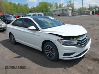 2020 Volkswagen Jetta S z VIN 3VWC57BU2LM078947, wystawiony jako IAAI lot #42181277 z przebiegiem 28 292 mil mil oraz . Historia ofert i sprzedaży dostępna na DreamBid. Obrazek 1.