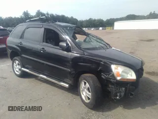 2007 Kia Sportage LX with VIN KNDJF724677333767, listed as a IAAI auction lot 40209374 with 114,030 mi miles. Bid and sale history available at carsss.com. Image 1.