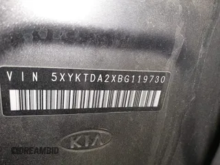 2011 Kia Sorento LX with VIN 5XYKTDA2XBG119730, listed as a IAAI auction lot 41754502 with 176,034 mi miles. Bid and sale history available at carsss.com. Image 9.