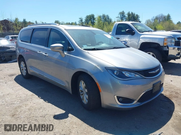 2018 Chrysler Pacifica Touring L Plus z VIN 2C4RC1EGXJR101757, wystawiony jako IAAI lot #42142946 z przebiegiem 83 314 mil mil oraz . Historia ofert i sprzedaży dostępna na DreamBid. Obrazek 1.