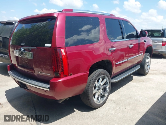 2007 Cadillac Escalade with VIN 1GYFK638X7R418820, listed as a IAAI auction lot 42716951 with Not provided miles and . Bid and sale history available at DreamBid. Image 4.