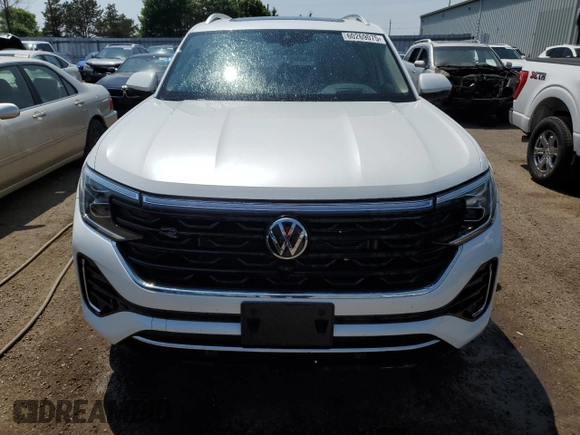 2024 Volkswagen Atlas SEL Premium R-Line with VIN 1V2FR2CA2RC557387, listed as a Copart auction lot 60269075 with 6,676 mi miles and Salvage title. Bid and sale history available at DreamBid. Image 5.