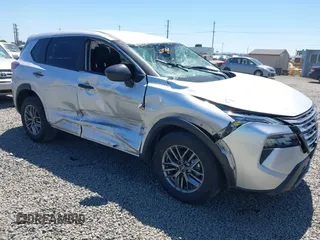 2024 Nissan Rogue S with VIN 5N1BT3AA3RC759659, listed as a IAAI auction lot 42674676 with 20,957 mi miles and . Bid and sale history available at DreamBid. Image 1.