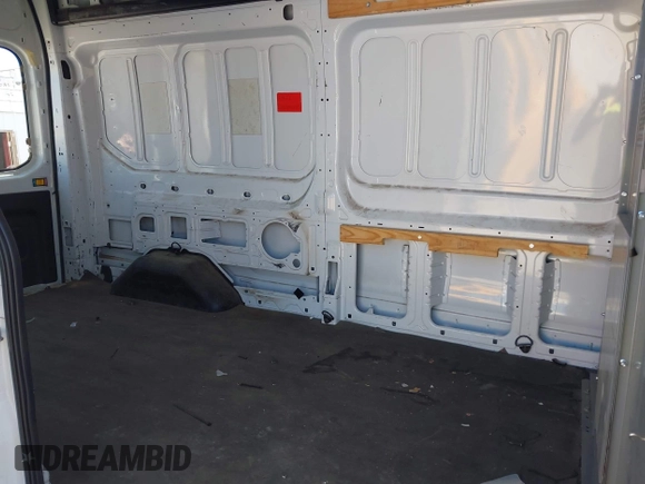 2015 Ford Transit z VIN 1FTNR2XM3FKB08495, wystawiony jako IAAI lot #42552135 z przebiegiem 235 461 mil mil oraz . Historia ofert i sprzedaży dostępna na DreamBid. Obrazek 8.