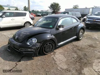 2018 Volkswagen Beetle S with VIN 3VWFD7ATXJM705321, listed as a IAAI auction lot 40118047 with NaN miles. Bid and sale history available at carsss.com. Image 18.