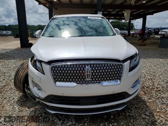 2019 Lincoln MKC Reserve with VIN 5LMTJ3DHXKUL29496, listed as a Copart auction lot 58970175 with 40,783 mi miles and Salvage title. Bid and sale history available at DreamBid. Image 5.