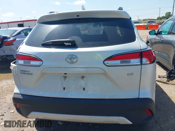 2022 Toyota Corolla Cross LE z VIN 7MUCAAAG0NV014812, wystawiony jako IAAI lot #42335853 z przebiegiem 52 811 mil mil oraz . Historia ofert i sprzedaży dostępna na DreamBid. Obrazek 16.