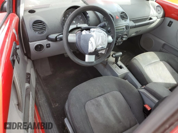 2005 Volkswagen Beetle GL with VIN 3VWBK31C25M411513, listed as a Copart auction lot 55742325 with 156,872 mi miles and Salvage Title. Bid and sale history available at DreamBid. Image 8.