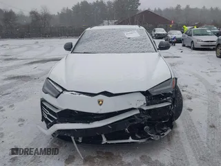 2019 Lamborghini Urus z VIN ZPBUA1ZL0KLA02164, wystawiony jako IAAI lot #41108311 z przebiegiem Nie podano mil oraz . Historia ofert i sprzedaży dostępna na DreamBid. Obrazek 12.