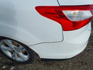 2014 Ford Focus SE with VIN 1FADP3F21EL347114, listed as a IAAI auction lot 41984235 with 110,559 mi miles and . Bid and sale history available at carsss.com. Image 21.