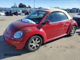 2010 Volkswagen Beetle with VIN 3VWRG3AL1AM005636, listed as a Copart auction lot 44068415 with 57,056 mi miles and Salvage Title. Bid and sale history available at DreamBid. Image 1.