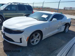2019 Chevrolet Camaro 1LT z VIN 1G1FB1RX0K0149384, wystawiony jako IAAI lot #42106283 z przebiegiem 61 738 mil mil oraz . Historia ofert i sprzedaży dostępna na DreamBid. Obrazek 2.