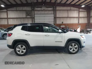 2019 Jeep Compass Latitude с VIN 3C4NJDBB0KT828886, выставлен на аукционе IAAI как лот 42614817 с пробегом 81 985 миль миль и . История ставок и продаж доступна на DreamBid. Изображение 13.