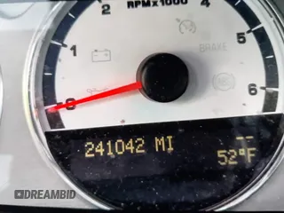 2005 Saturn Relay 3 z VIN 5GZDV23L45D234452, wystawiony jako IAAI lot #40893089 z przebiegiem 241 042 mil mil oraz . Historia ofert i sprzedaży dostępna na DreamBid. Obrazek 7.