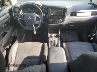 2014 Mitsubishi Outlander SE z VIN JA4AD3A3XEZ011233, wystawiony jako Copart lot #53848985 z przebiegiem 153 539 mil mil oraz Szkoda całkowita • Salvage title. Historia ofert i sprzedaży dostępna na DreamBid. Obrazek 8.