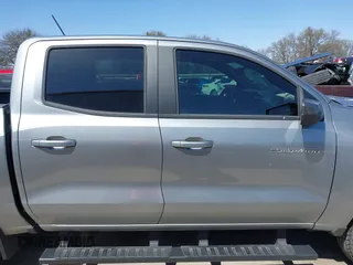 2023 Chevrolet Colorado 2WD LT z VIN 1GCPSCEK4P1231718, wystawiony jako IAAI lot #41718041 z przebiegiem 4 380 mil mil oraz . Historia ofert i sprzedaży dostępna na DreamBid. Obrazek 13.