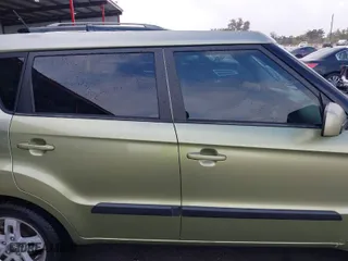 2011 Kia Soul + with VIN KNDJT2A26B7296787, listed as a IAAI auction lot 41889946 with 129,052 mi miles. Bid and sale history available at carsss.com. Image 13.