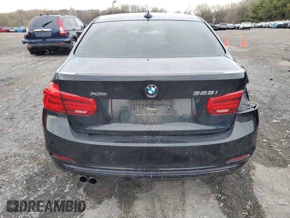 2016 BMW 3 Series 328i xDrive z VIN WBA8E3C52GK503313, wystawiony jako Copart lot #51678265 z przebiegiem 166 991 mil mil oraz Szkoda całkowita • Salvage title. Historia ofert i sprzedaży dostępna na DreamBid. Obrazek 6.