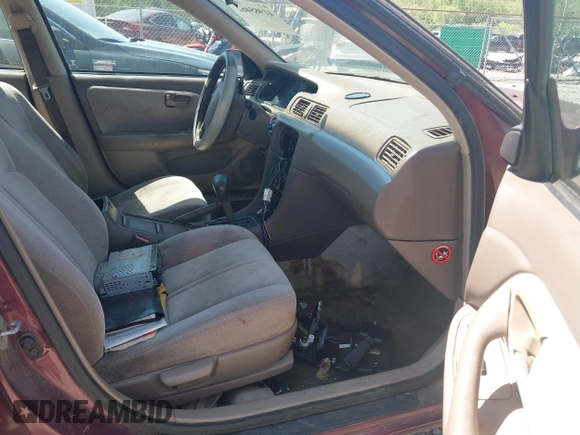1997 Toyota Camry LE z VIN 4T1BG22K3VU016347, wystawiony jako IAAI lot #41985462 z przebiegiem 283 729 mil mil oraz . Historia ofert i sprzedaży dostępna na DreamBid. Obrazek 5.