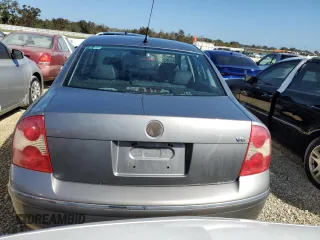 2003 Volkswagen Passat z VIN WVWPH23B03P338896, wystawiony jako Copart lot #74698014 z przebiegiem Nie podano mil oraz Nie do naprawy • Non repairable. Historia ofert i sprzedaży dostępna na DreamBid. Obrazek 6.