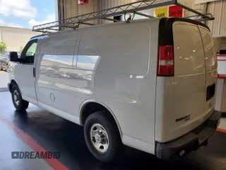 2015 Chevrolet Express Cargo z VIN 1GCWGFCF8F1270086, wystawiony jako IAAI lot #42859122 z przebiegiem 150 490 mil mil oraz . Historia ofert i sprzedaży dostępna na DreamBid. Obrazek 19.