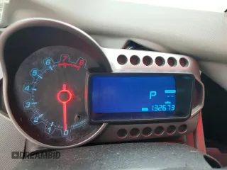2016 Chevrolet Sonic LS z VIN 1G1JA5SH5G4106781, wystawiony jako Copart lot #49690075 z przebiegiem 132 673 mil mil oraz Szkoda całkowita • Salvage title. Historia ofert i sprzedaży dostępna na DreamBid. Obrazek 9.