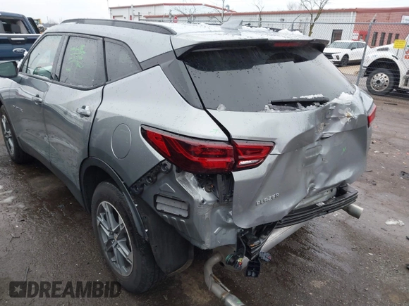 2024 Chevrolet Blazer LT z VIN 3GNKBCR4XRS162094, wystawiony jako IAAI lot #42007044 z przebiegiem 23 421 mil mil oraz . Historia ofert i sprzedaży dostępna na DreamBid. Obrazek 3.