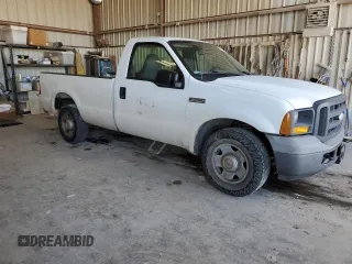 2005 Ford F-250 XL z VIN 1FTNF20545EB79620, wystawiony jako Copart lot #84940344 z przebiegiem 209 677 mil mil oraz Szkoda całkowita • Salvage title. Historia ofert i sprzedaży dostępna na DreamBid. Obrazek 4.