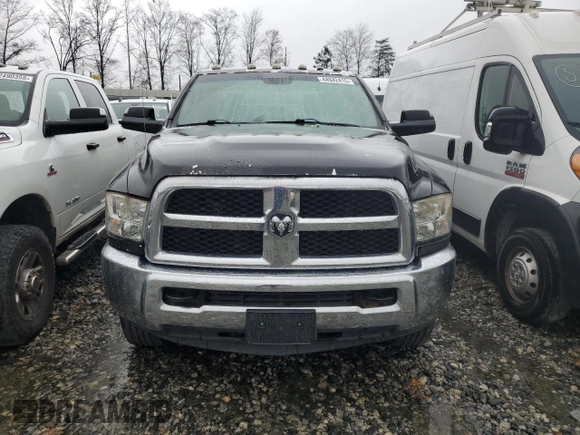 2018 Ram 2500 Tradesman z VIN 3C6UR5CJ2JG262048, wystawiony jako Copart lot #44942415 z przebiegiem 184 788 mil mil oraz Czysty tytuł • Clean title. Historia ofert i sprzedaży dostępna na DreamBid. Obrazek 5.