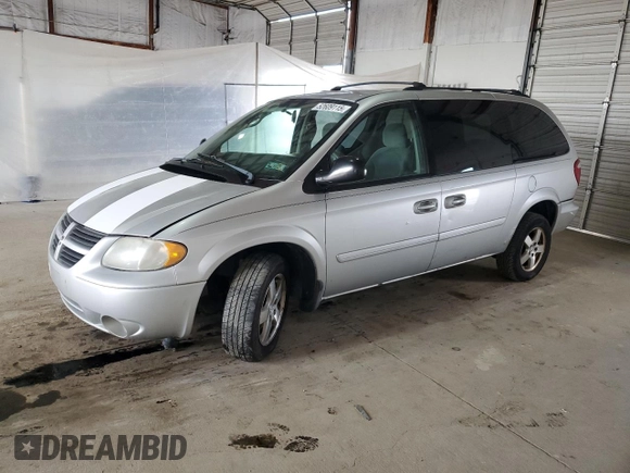 2006 Dodge Grand Caravan SXT z VIN 2D4GP44L26R816439, wystawiony jako Copart lot #52609115 z przebiegiem 127 307 mil mil oraz Szkody całkowita. Historia ofert i sprzedaży dostępna na DreamBid. Obrazek 1.