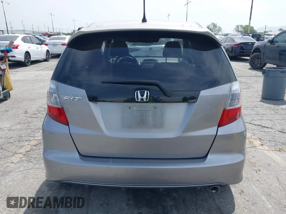 2009 Honda Fit Sport с VIN JHMGE88409S047860, выставлен на аукционе IAAI как лот 42232769 с пробегом 170 014 миль миль и . История ставок и продаж доступна на DreamBid. Изображение 16.