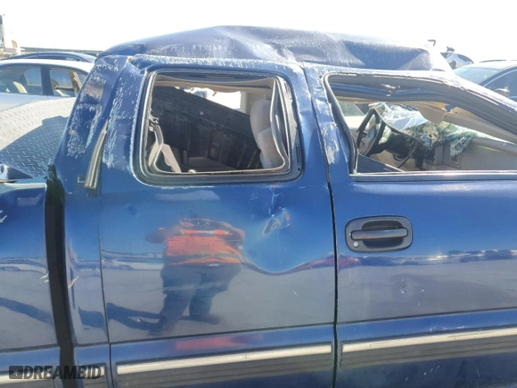 2002 Chevrolet Silverado 1500 LS with VIN 2GCEC19W721227753, listed as a Copart auction lot 81336144 with 0 mi miles and Salvage Title. Bid and sale history available at carsss.com. Image 10.