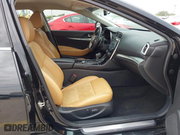 2016 Nissan Maxima SV z VIN 1N4AA6AP2GC376472, wystawiony jako IAAI lot #42115734 z przebiegiem 98 432 mil mil oraz . Historia ofert i sprzedaży dostępna na DreamBid. Obrazek 5.