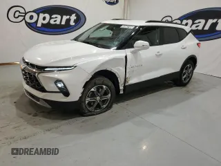 2024 Chevrolet Blazer LT z VIN 3GNKBJR43RS163527, wystawiony jako Copart lot #42682745 z przebiegiem 22 883 mil mil oraz Czysty tytuł • Clean title. Historia ofert i sprzedaży dostępna na DreamBid. Obrazek 1.