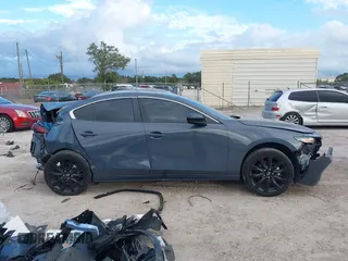 2022 Mazda 3 Carbon Edition z VIN JM1BPACL2N1509492, wystawiony jako IAAI lot #41198183 z przebiegiem Nie podano mil oraz . Historia ofert i sprzedaży dostępna na DreamBid. Obrazek 12.