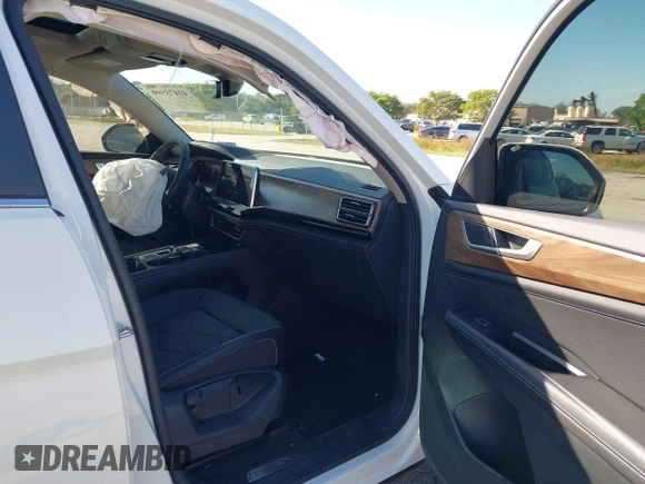2024 Volkswagen Atlas SE с VIN 1V2JR2CA6RC551229, выставлен на аукционе IAAI как лот 41473599 с пробегом 10 243 миль миль и . История ставок и продаж доступна на DreamBid. Изображение 5.